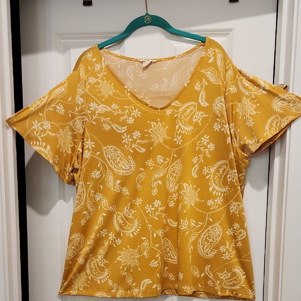 Como Blu Paisley Floral Mustard Top With Split Rhinestone Flutter Sleeves 2x